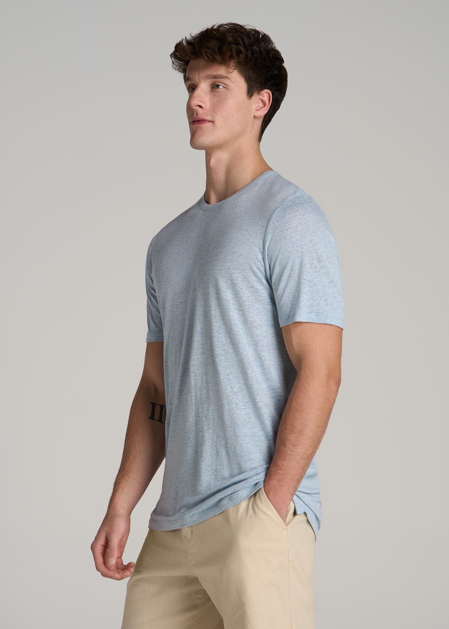 Linen Crewneck T-Shirt for Tall Men in Sky Blue Mix
