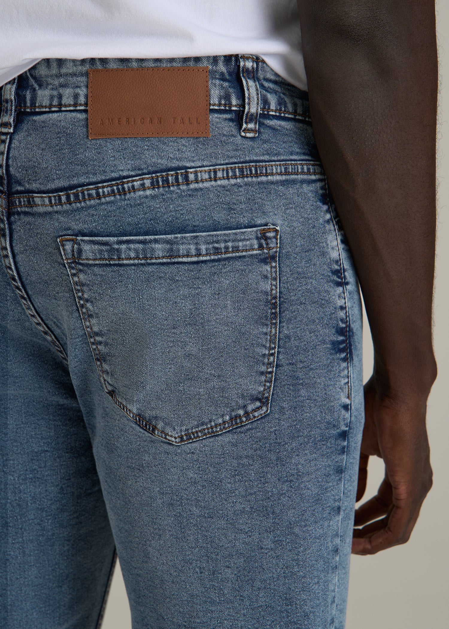 J1 STRAIGHT LEG Jeans for Tall Men in Vintage Faded Blue