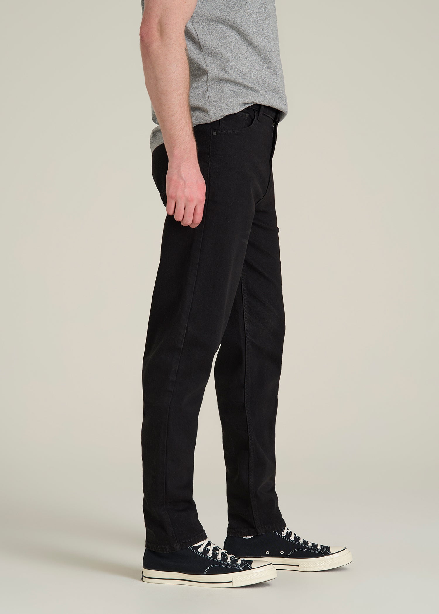 MILO Relaxed Tapered Fit Jeans for Tall Men in Optimum Black