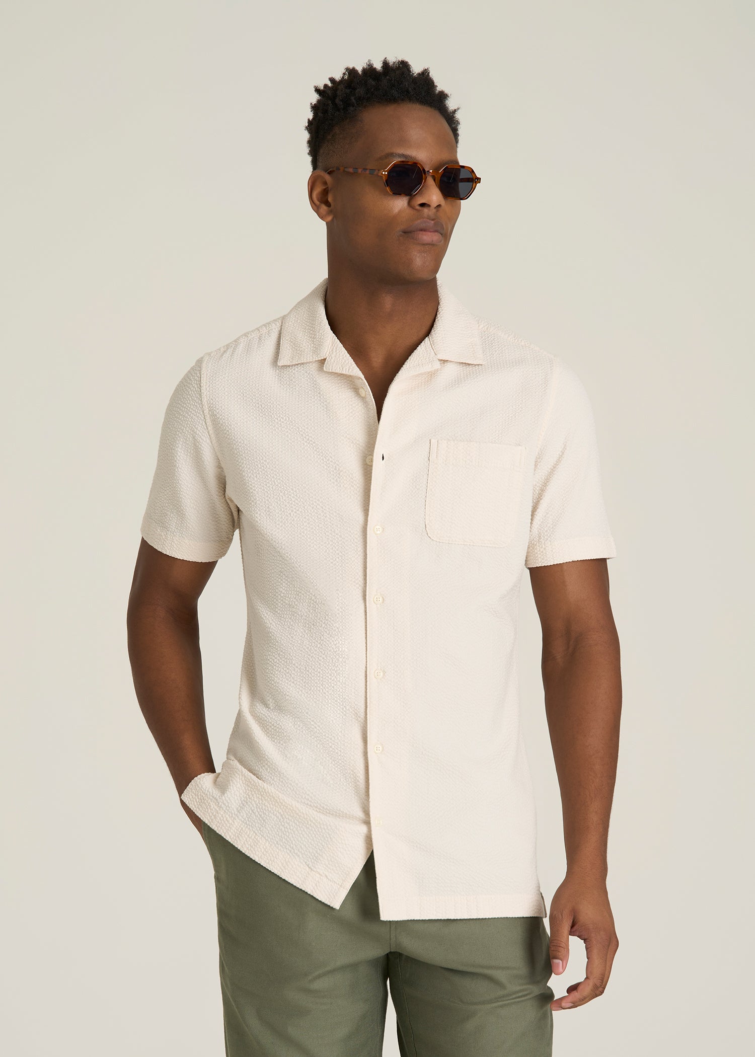 Seersucker Camp Collar Short Sleeve Shirt for Tall Men in White Sand