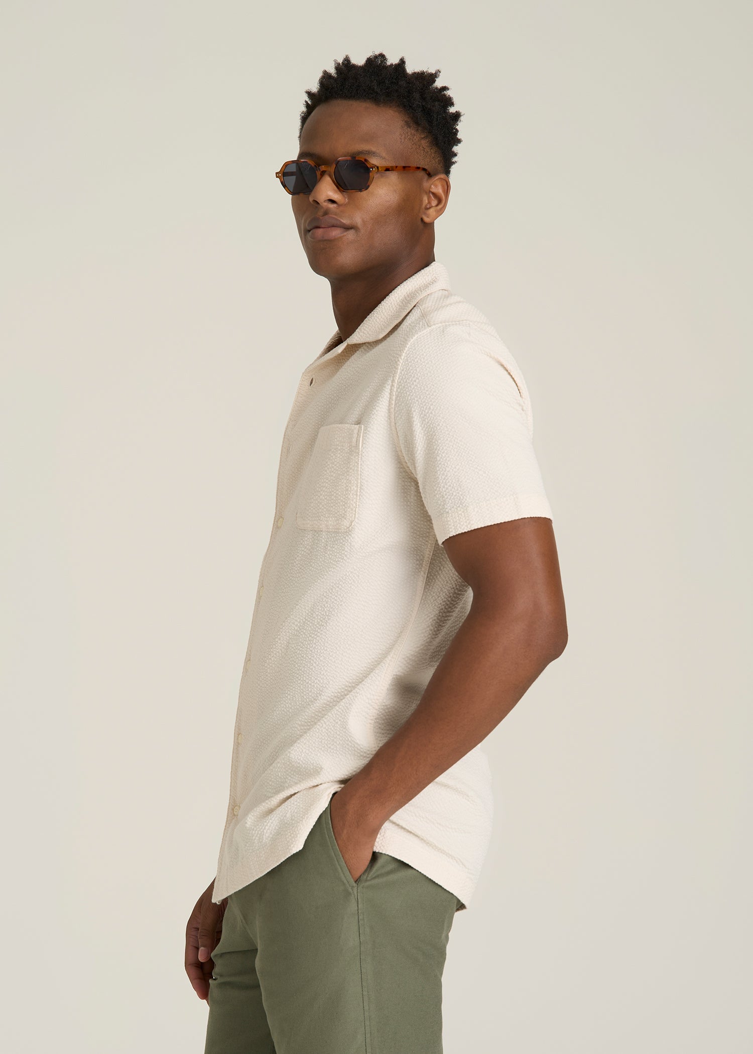 Seersucker Camp Collar Short Sleeve Shirt for Tall Men in White Sand