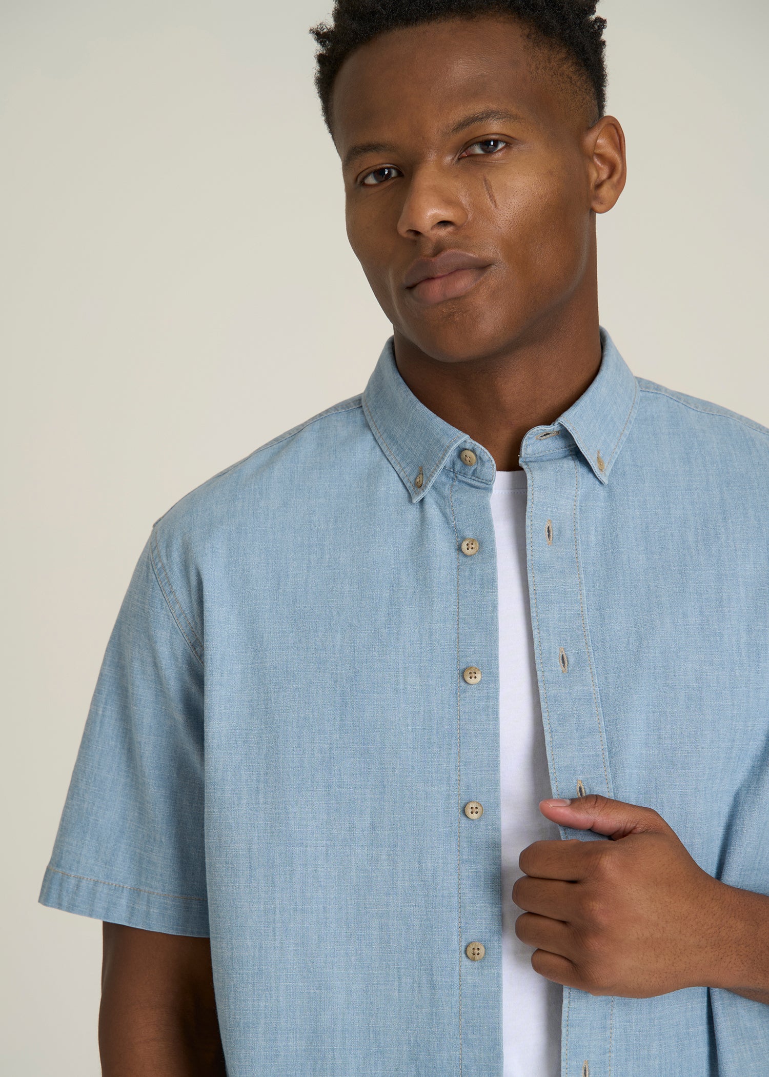 Short Sleeve Chambray Shirt for Tall Men in Light Blue Chambray